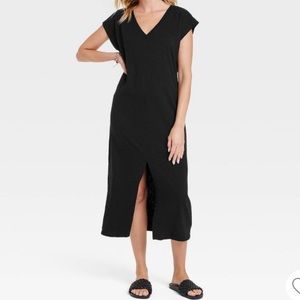 NWT! Universal Thread Black Maxi Dress. Size Medium.